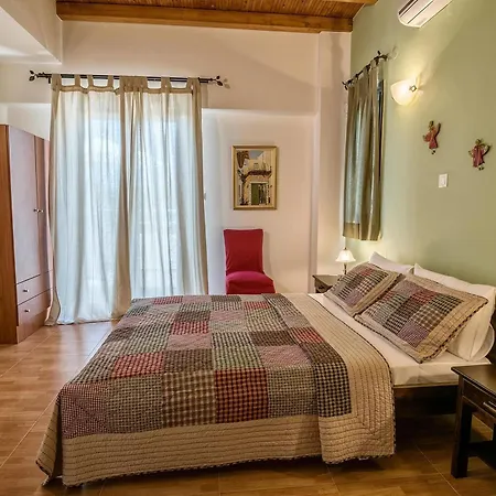 Nostos Hotel 3*